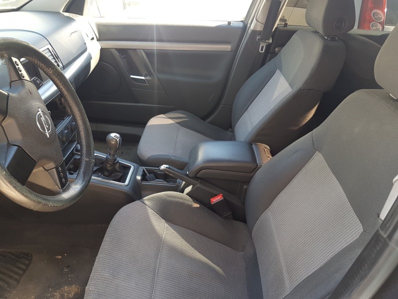 opel vectra c berlina del año 2004