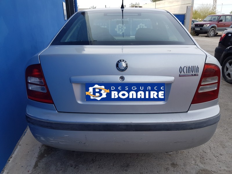 skoda octavia berlina (1u2) del año 2004