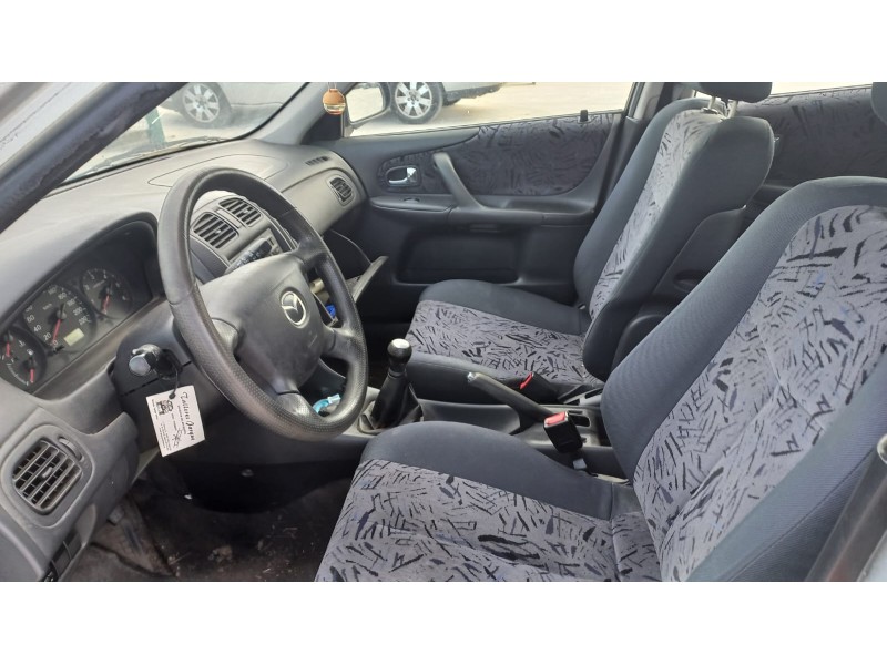 mazda 323 berlina f/s (bj) del año 2001