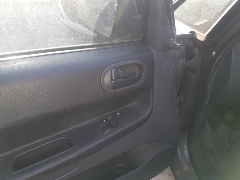 mitsubishi colt berlina 3 (cz) del año 2005