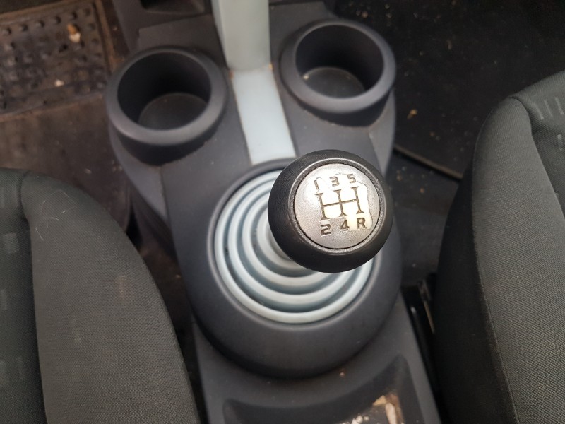 mitsubishi colt berlina 3 (cz) del año 2005