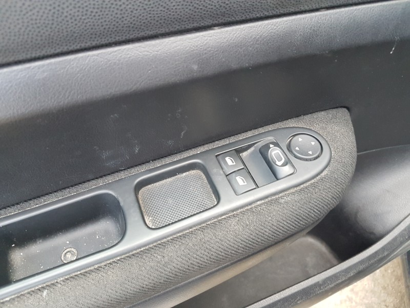 peugeot 307 berlina (s2) del año 2006