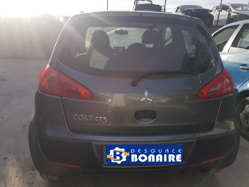 mitsubishi colt berlina 3 (cz) del año 2005
