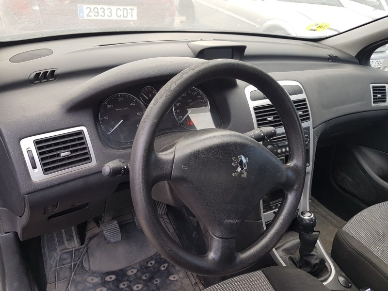 peugeot 307 berlina (s2) del año 2006