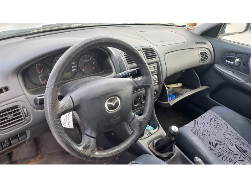 mazda 323 berlina f/s (bj) del año 2001