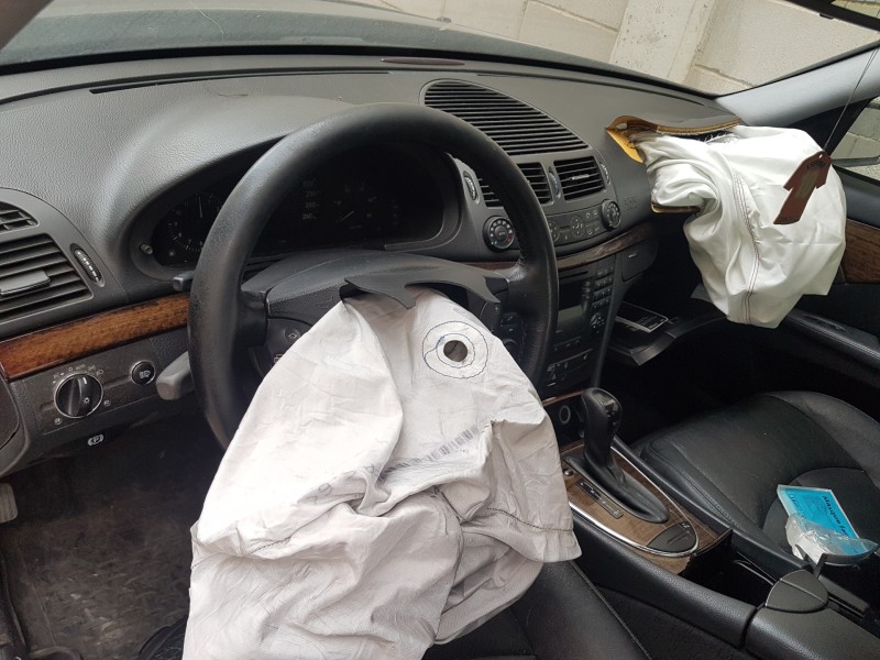 mercedes clase e (w211) berlina del año 2002