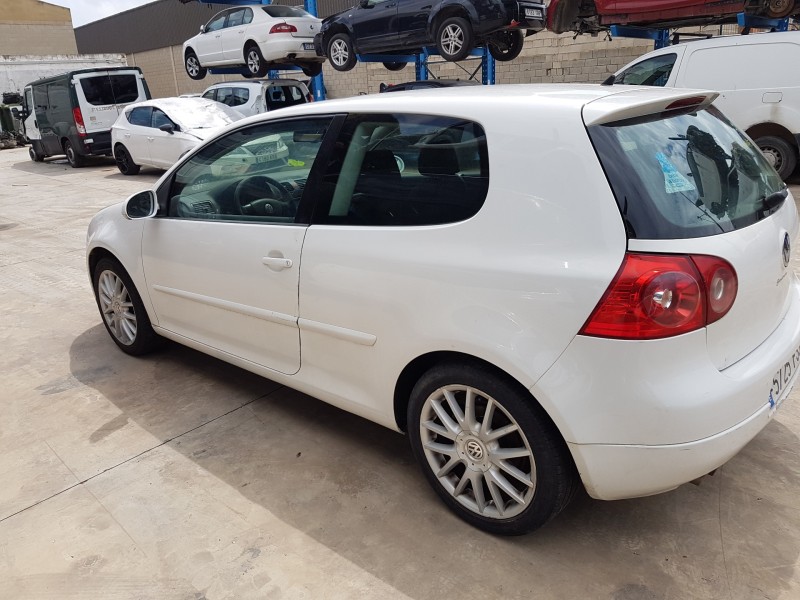 volkswagen golf v berlina (1k1) del año 2007