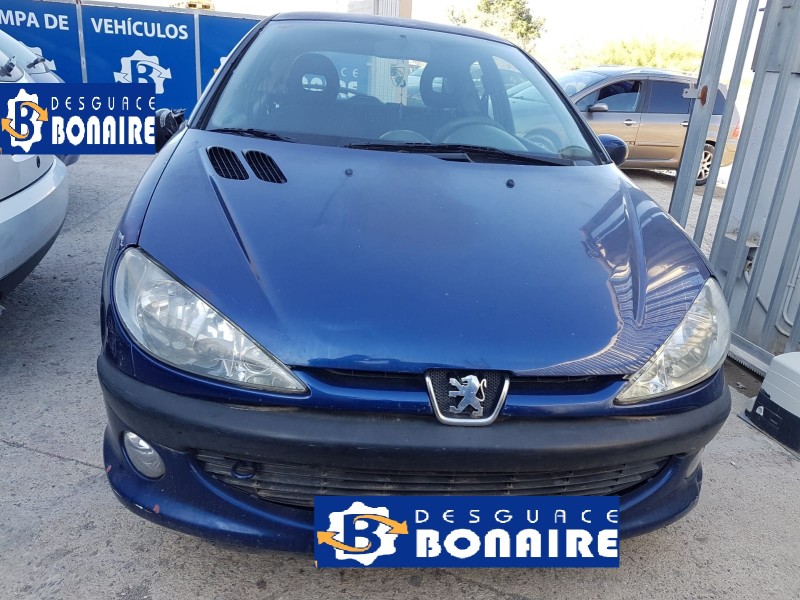 peugeot 206 berlina del año 2001