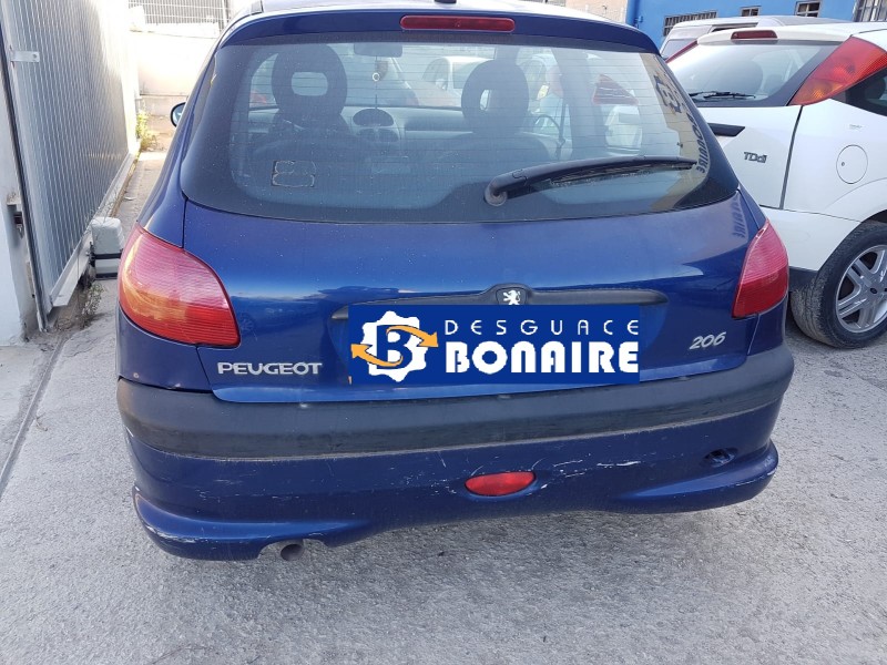 peugeot 206 berlina del año 2001