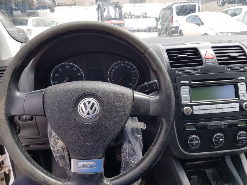 volkswagen golf v berlina (1k1) del año 2007