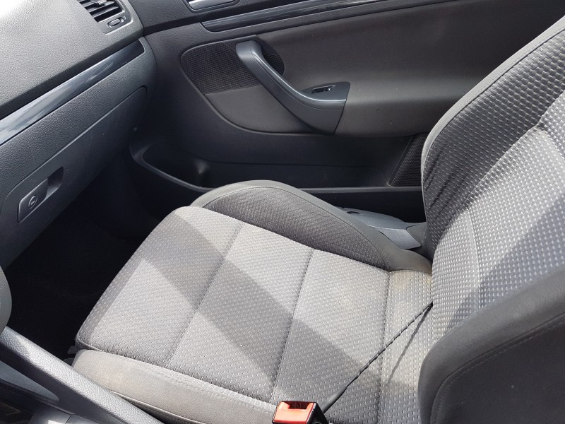 volkswagen golf v berlina (1k1) del año 2007