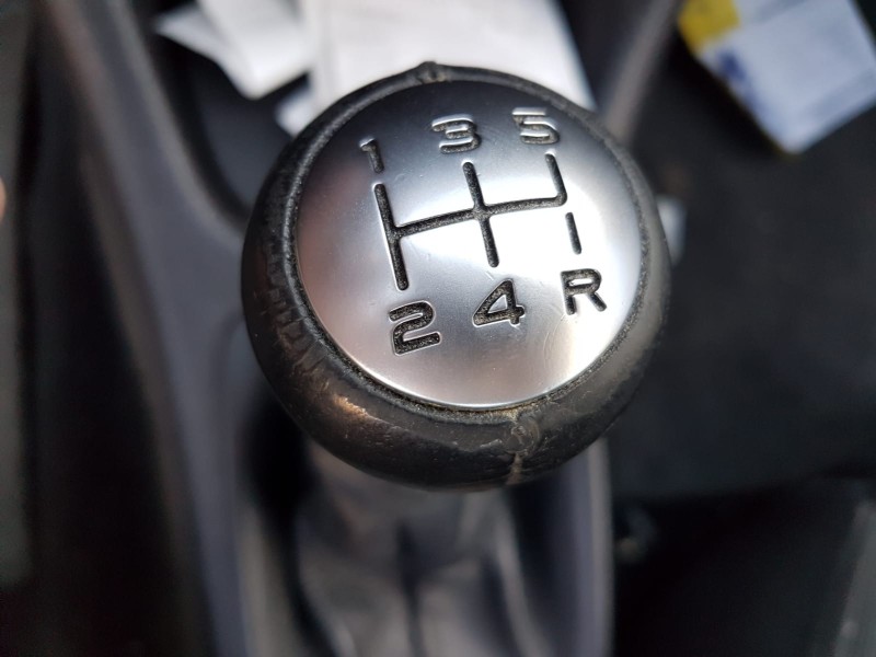 peugeot 206 berlina del año 2001