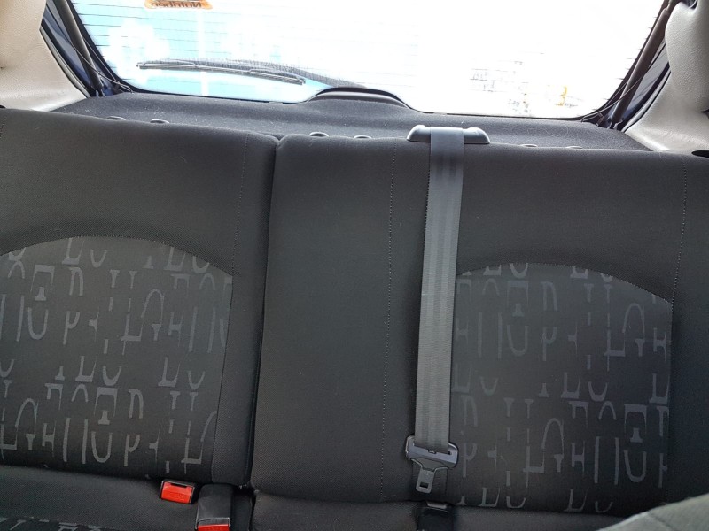 peugeot 206 berlina del año 2001