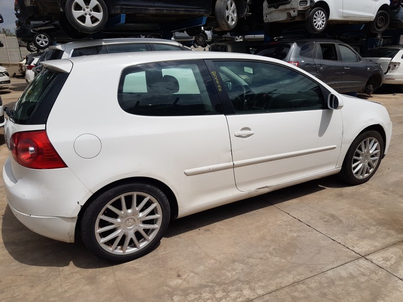 volkswagen golf v berlina (1k1) del año 2007