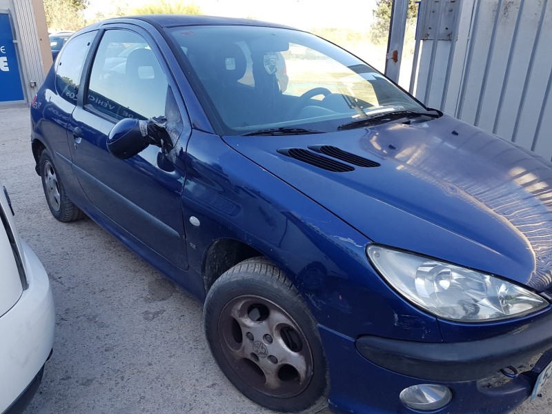 peugeot 206 berlina del año 2001