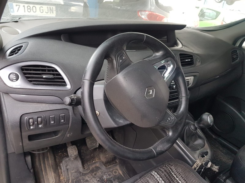 renault scenic iii del año 2016