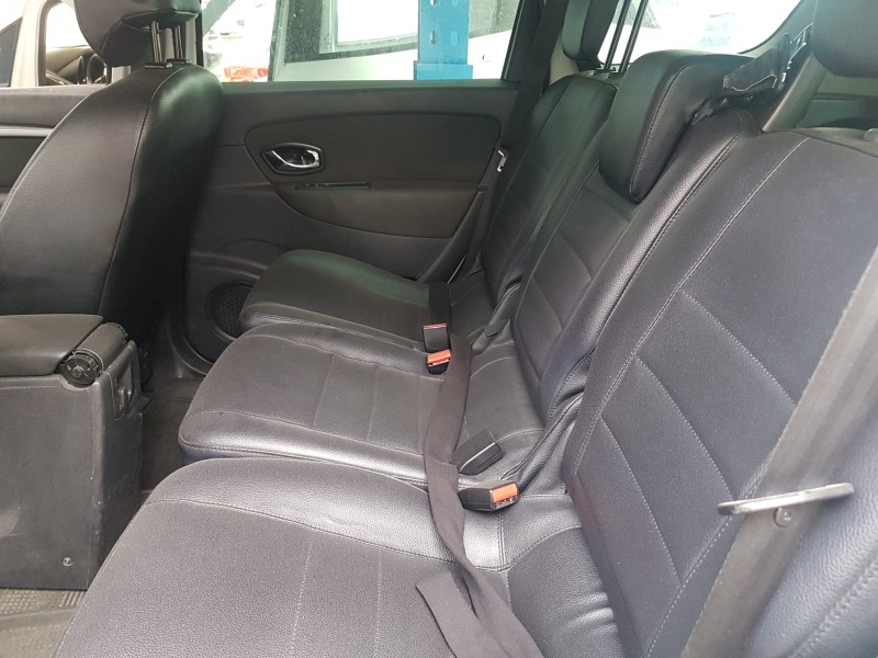 renault scenic iii del año 2016