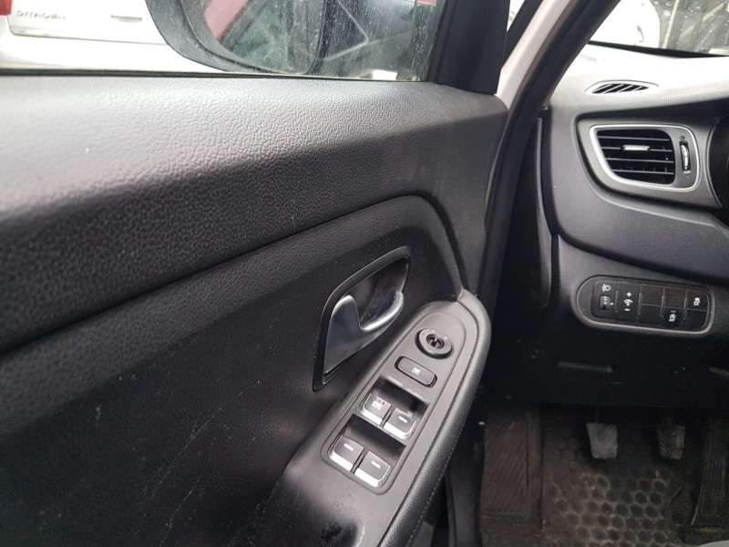 kia carens ( ) del año 2017