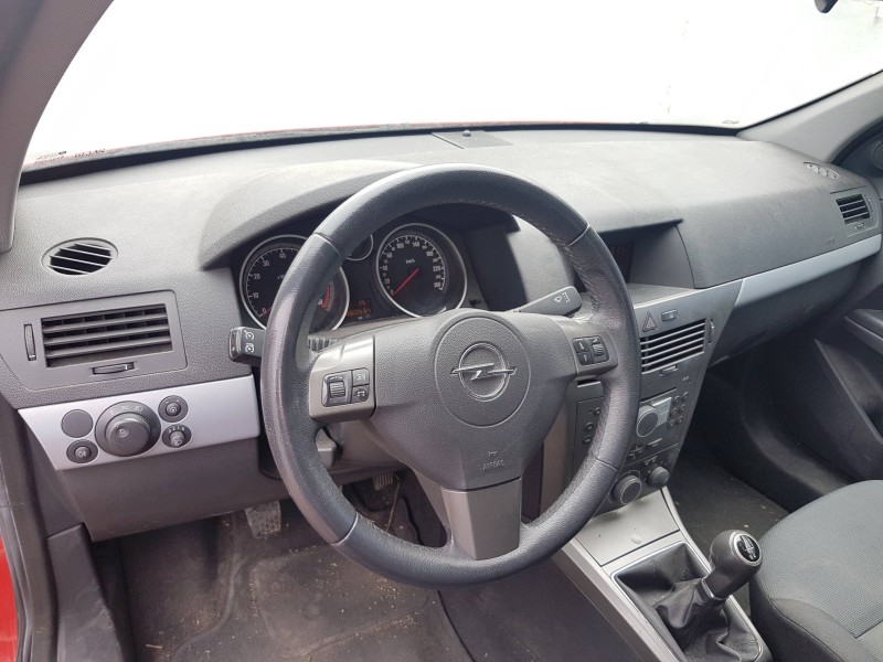 opel astra h berlina del año 2006