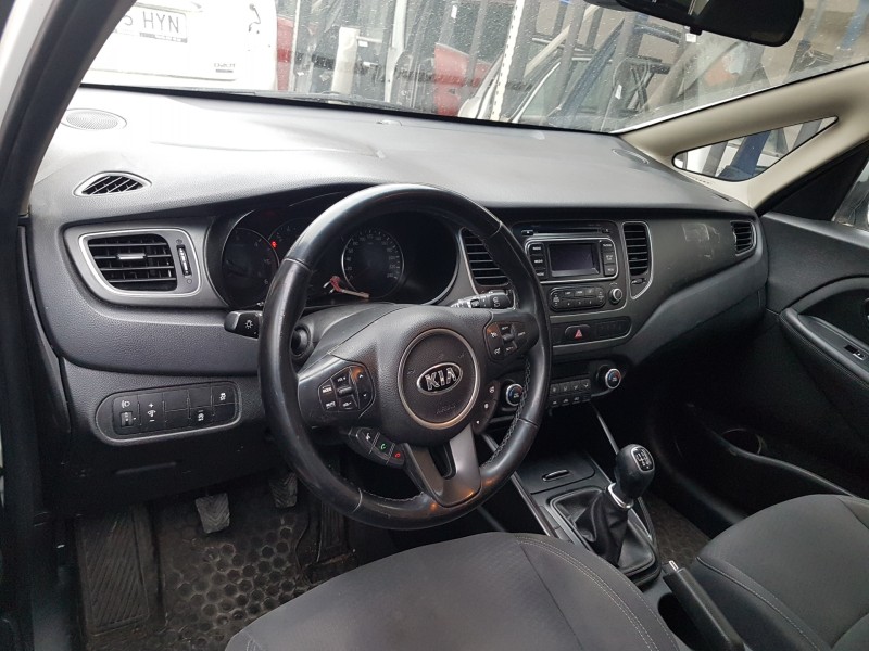 kia carens ( ) del año 2017