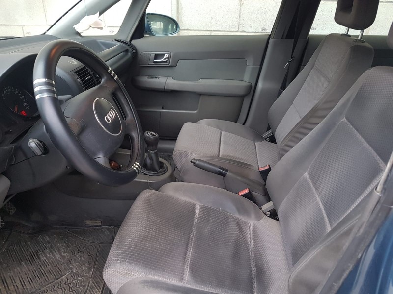 audi a2 (8z) del año 2001