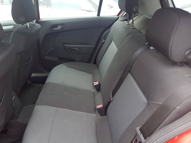 opel astra h berlina del año 2006