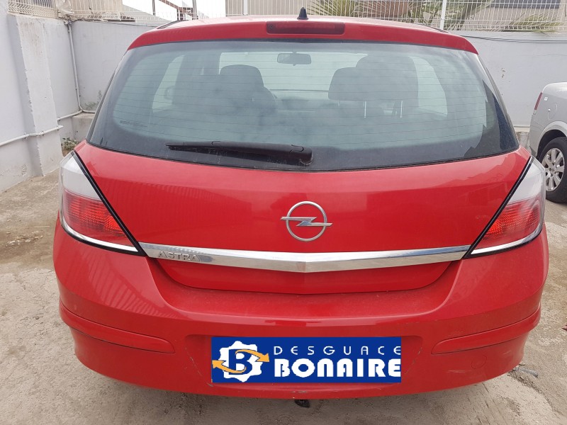 opel astra h berlina del año 2006