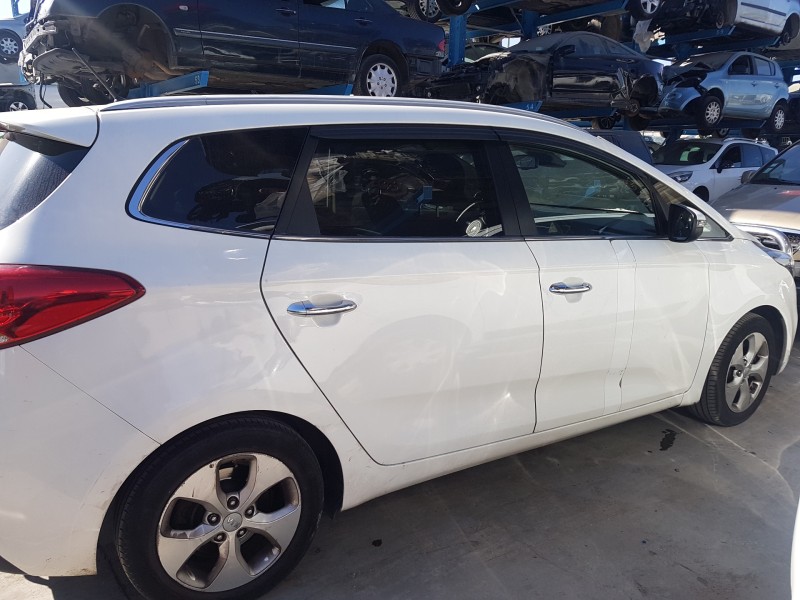 kia carens ( ) del año 2015