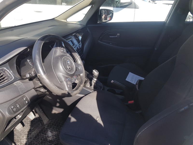 kia carens ( ) del año 2015