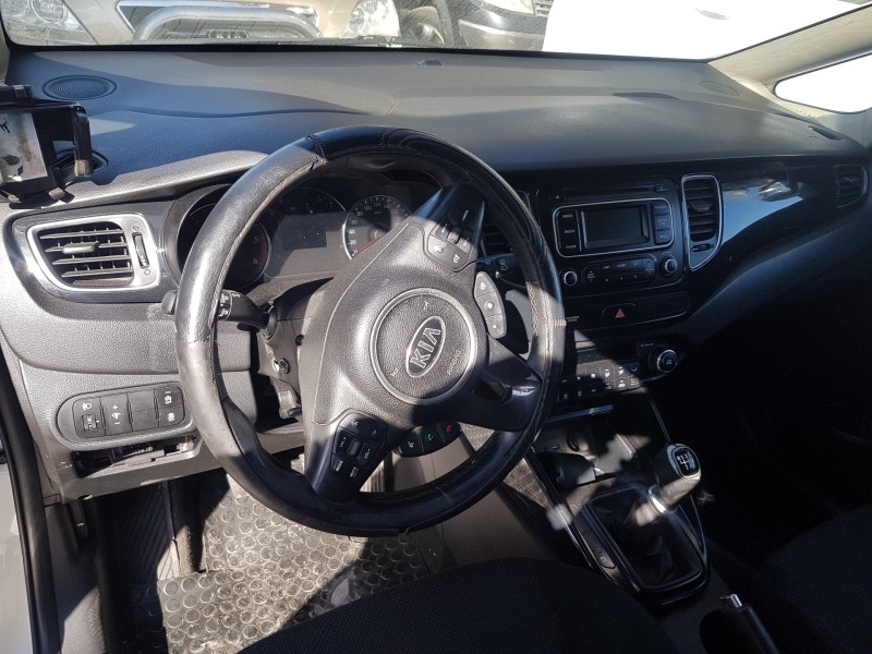 kia carens ( ) del año 2015