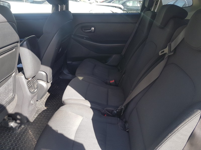 kia carens ( ) del año 2015