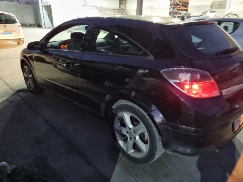 opel astra gtc del año 2008