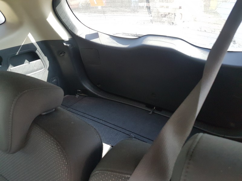 kia carens ( ) del año 2015