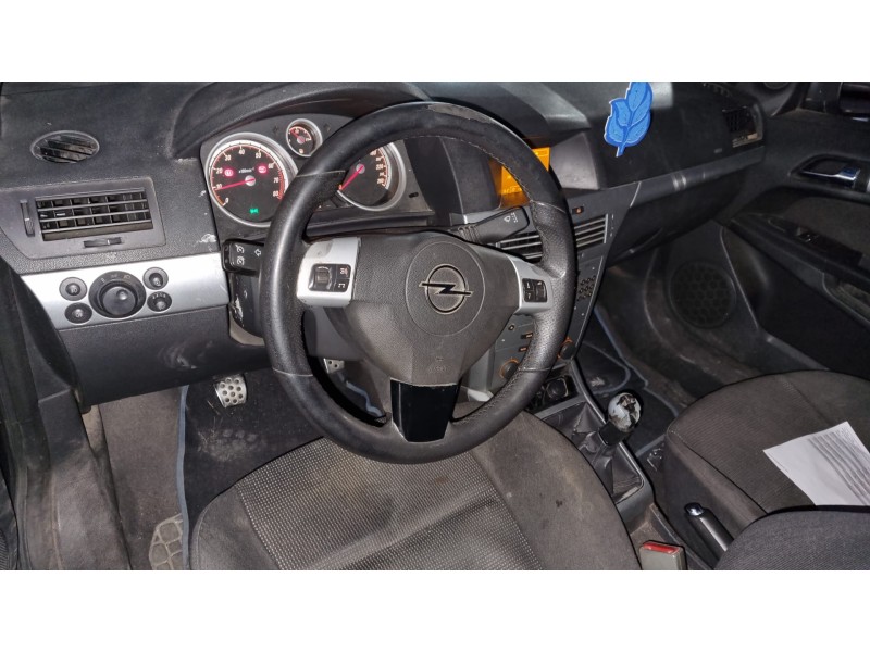 opel astra gtc del año 2008