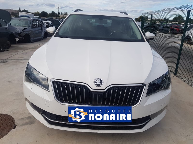 skoda superb combi (3v5) del año 2016