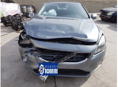 volvo v40 del año 2019