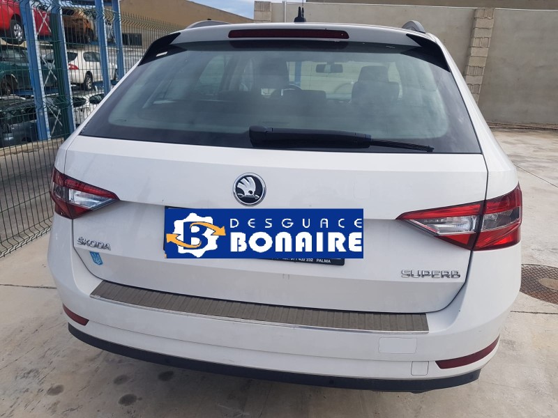 skoda superb combi (3v5) del año 2016
