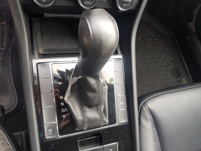 skoda superb combi (3v5) del año 2016