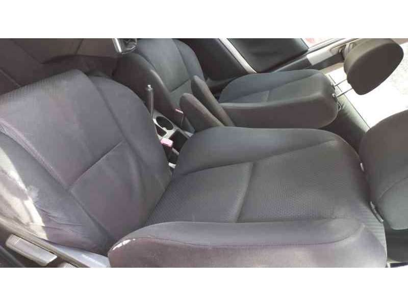 toyota corolla verso (r1) del año 2005