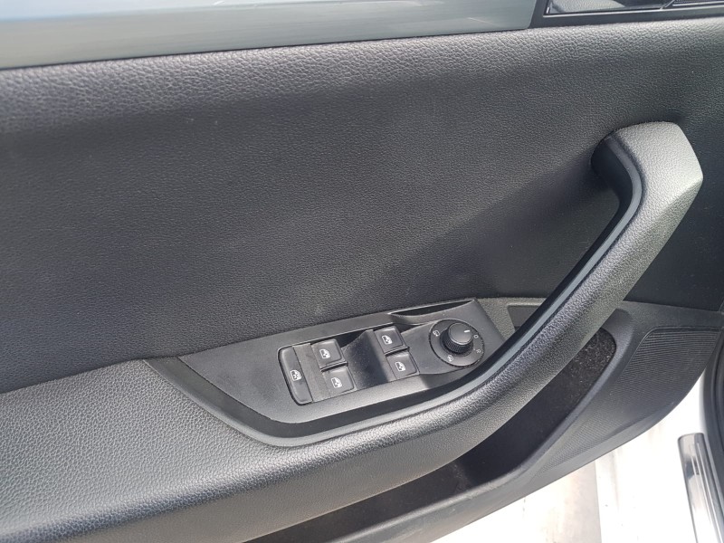 skoda superb combi (3v5) del año 2016