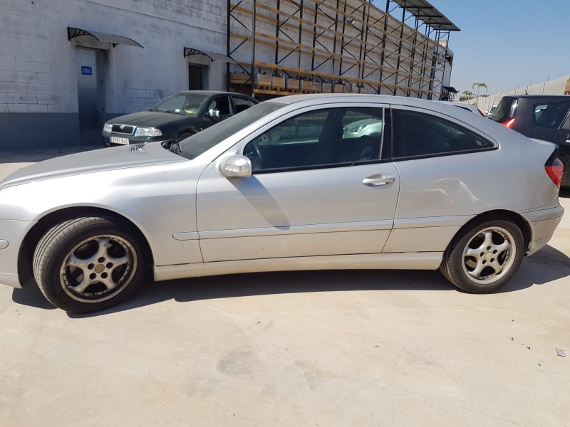 mercedes clase c (w203) sportcoupe del año 2001