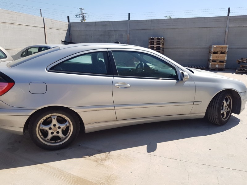mercedes clase c (w203) sportcoupe del año 2001