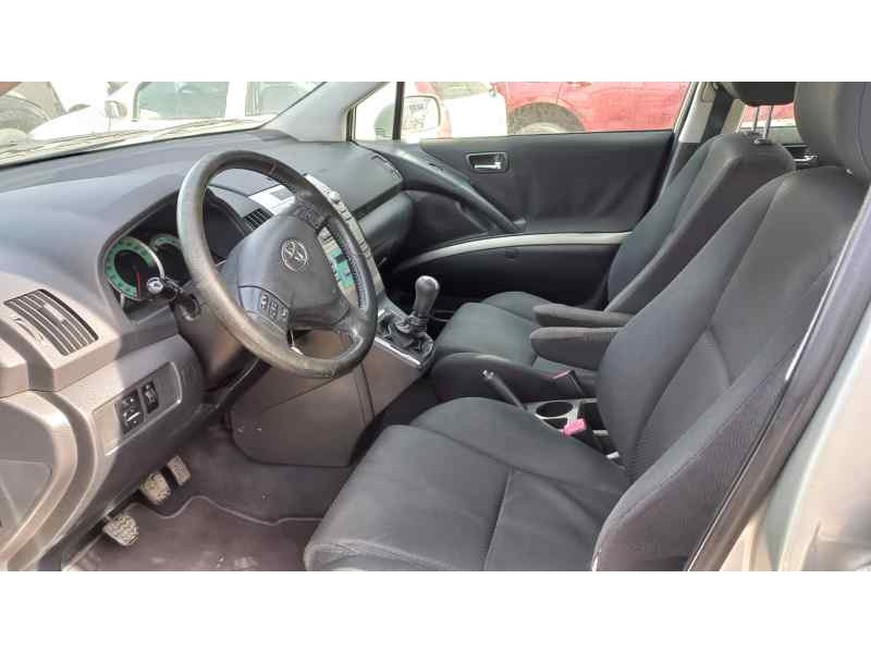 toyota corolla verso (r1) del año 2005