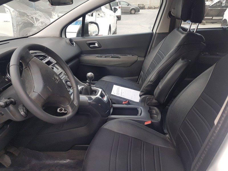 peugeot 5008 del año 2012