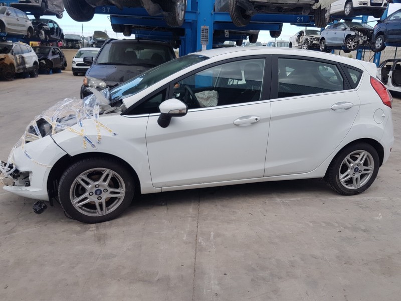 ford fiesta (ccn) del año 2014