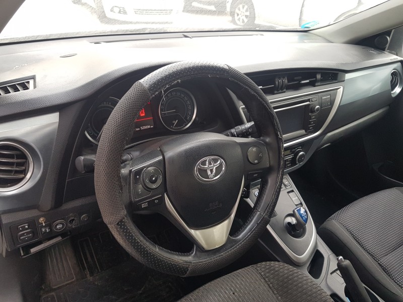 toyota auris touring sports (e18) del año 2014