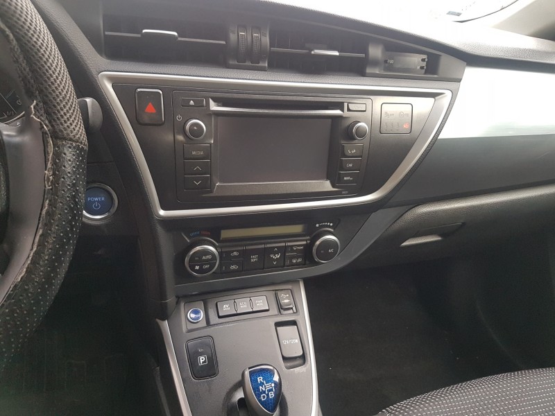 toyota auris touring sports (e18) del año 2014