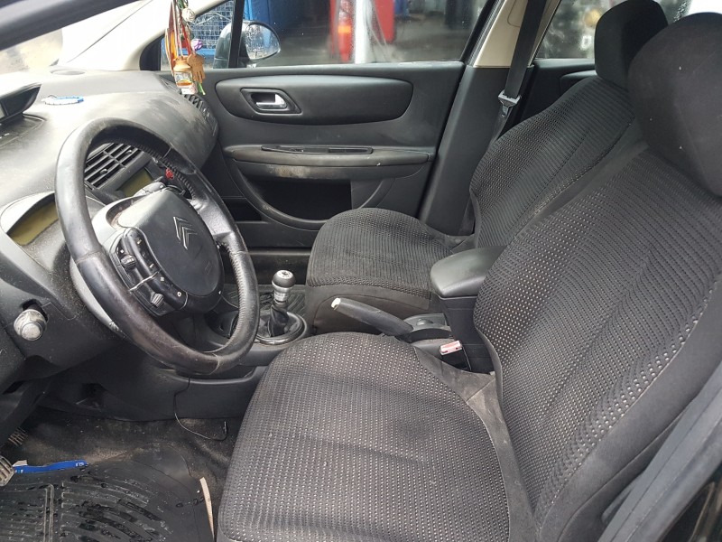 citroen c4 berlina del año 2006