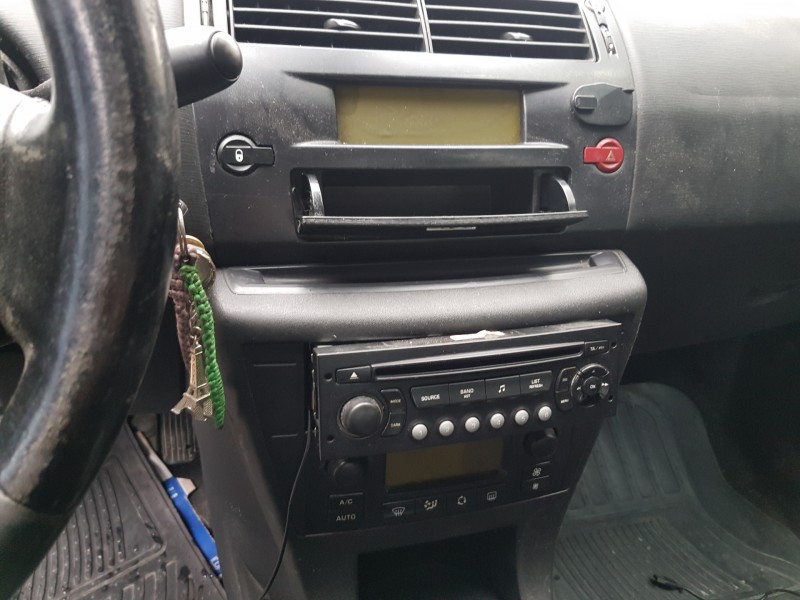 citroen c4 berlina del año 2006