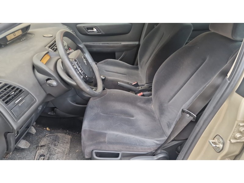 citroen c4 berlina del año 2004